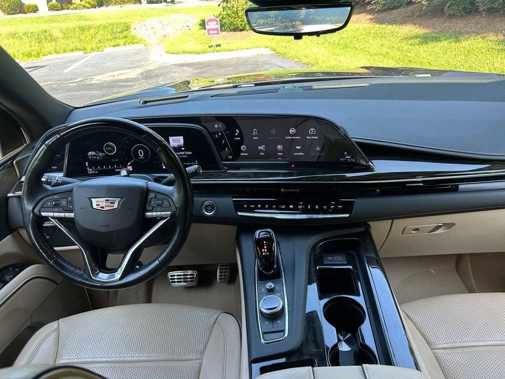 Used 2024 Cadillac Escalade ESV Premium Luxury w/ LPO, Floor Liner Package AWD/4WD image 15