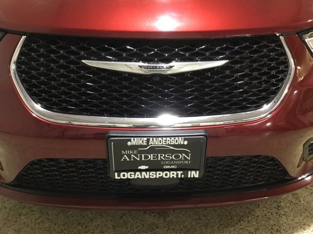 Used 2023 Chrysler Pacifica Touring-L image 26