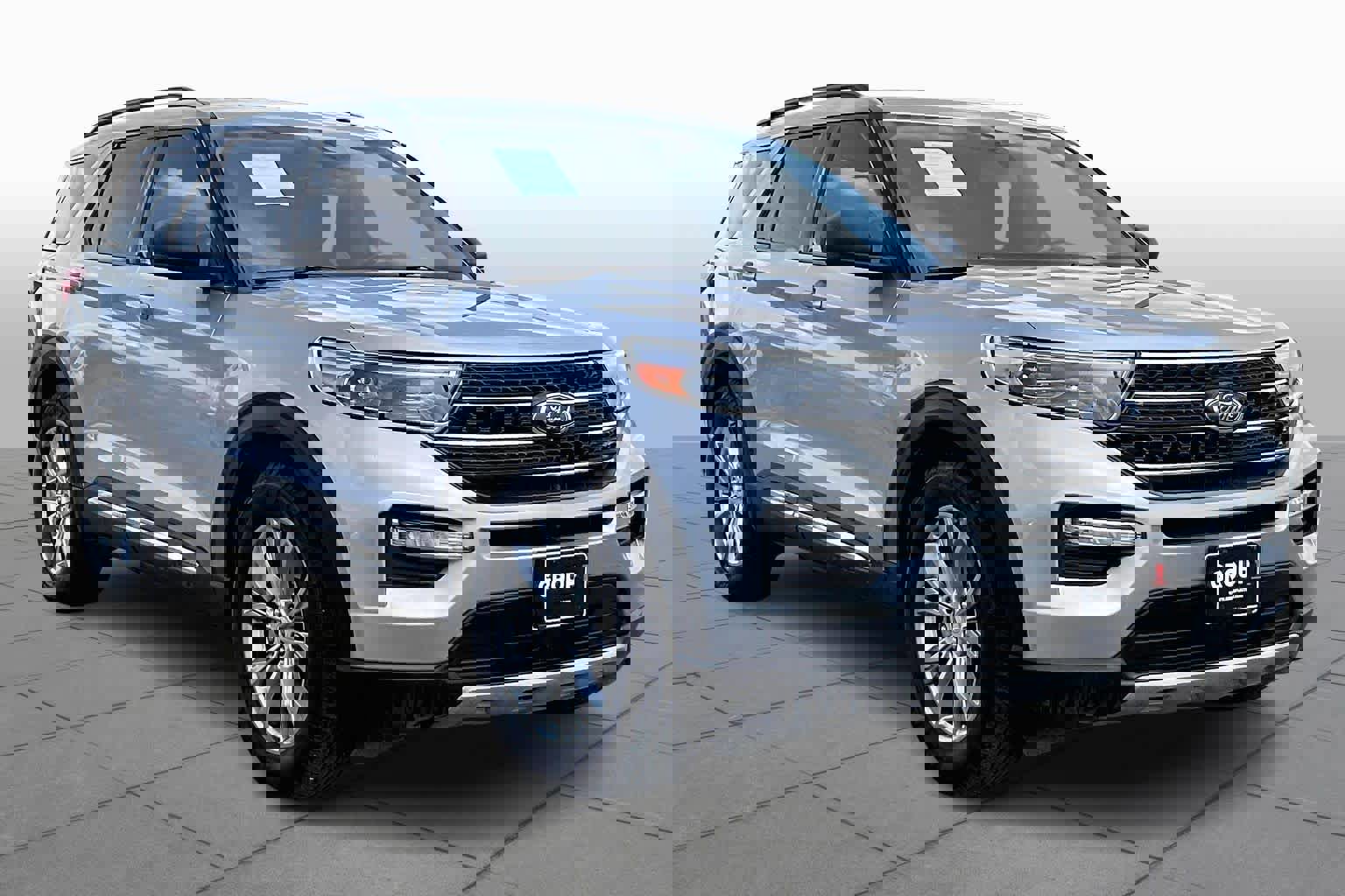 Used 2022 Ford Explorer XLT w/ Equipment Group 202A image 3