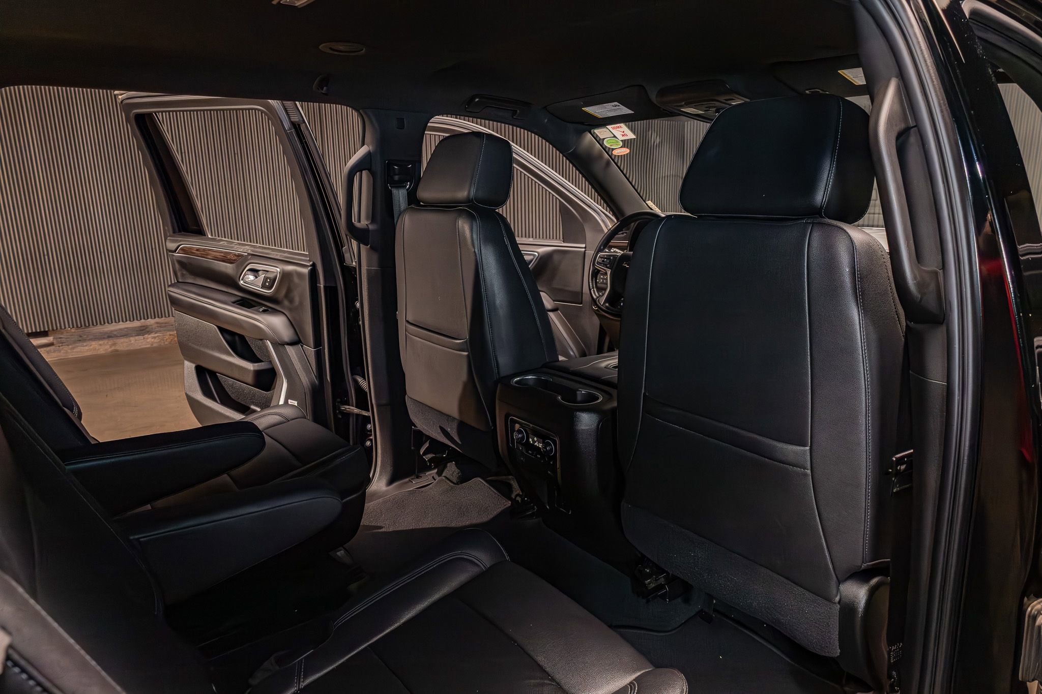 Used 2021 Chevrolet Suburban Z71 w/ Z71 Off-Road Package AWD/4WD image 26