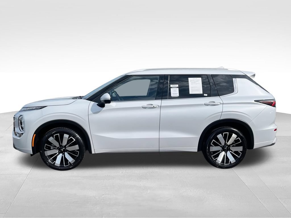 Used 2025 Mitsubishi Outlander SEL FWD image 5