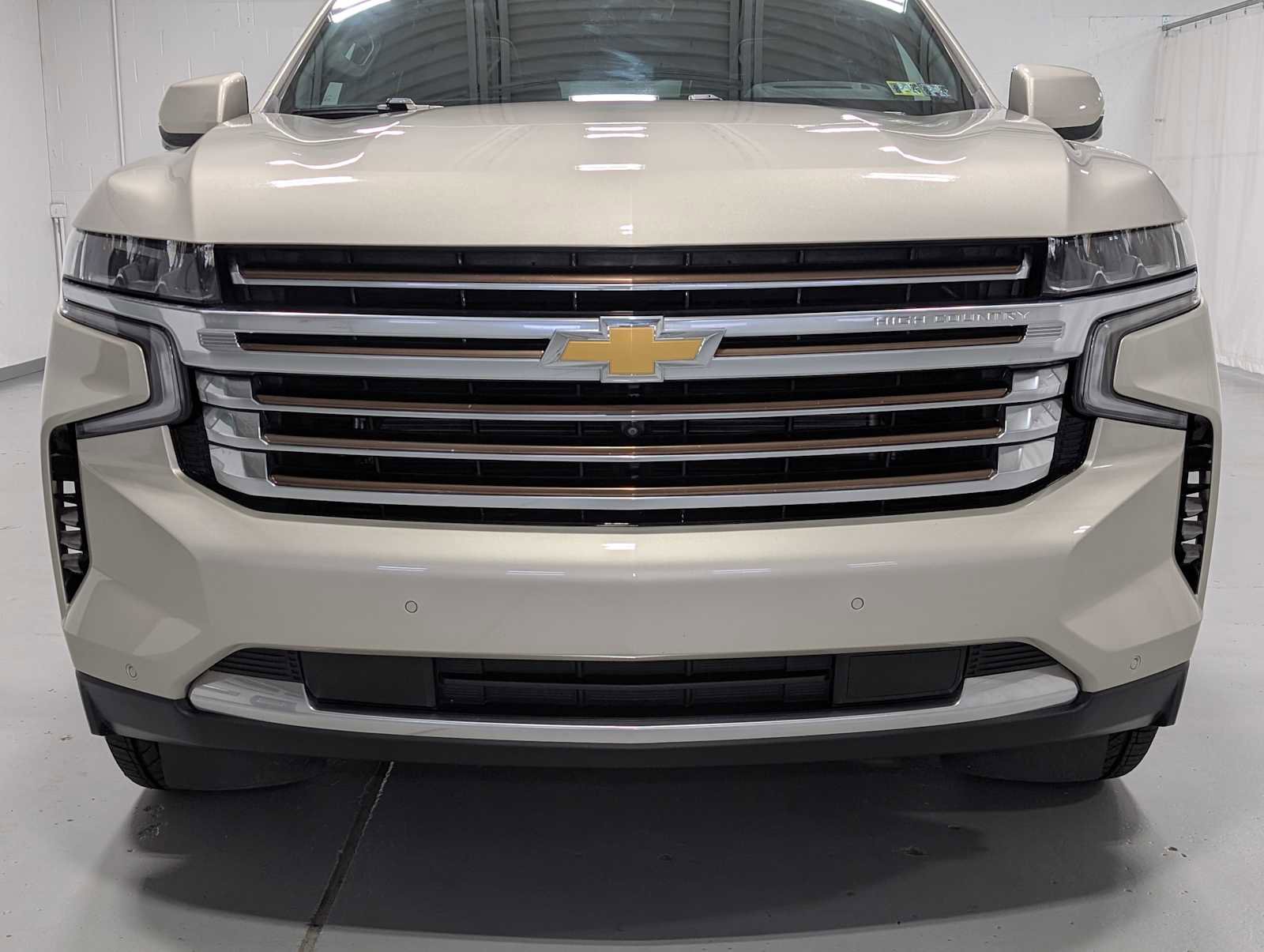 Used 2023 Chevrolet Tahoe High Country image 2