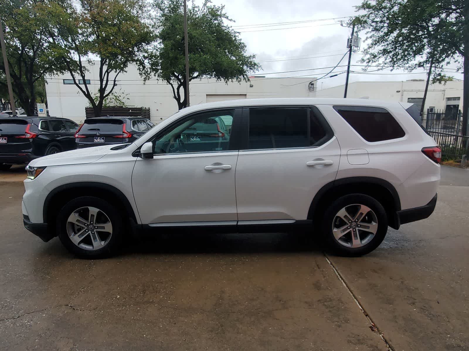 Used 2024 Honda Pilot EX-L image 3
