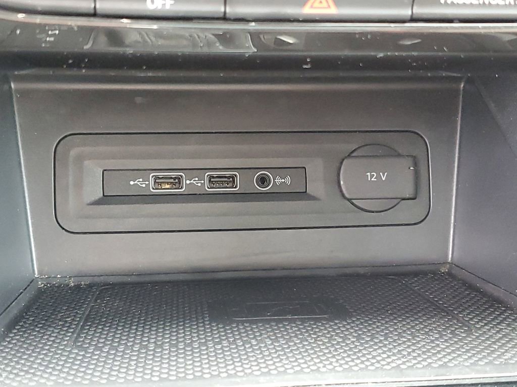 Used 2021 Volkswagen Atlas SEL Premium image 19