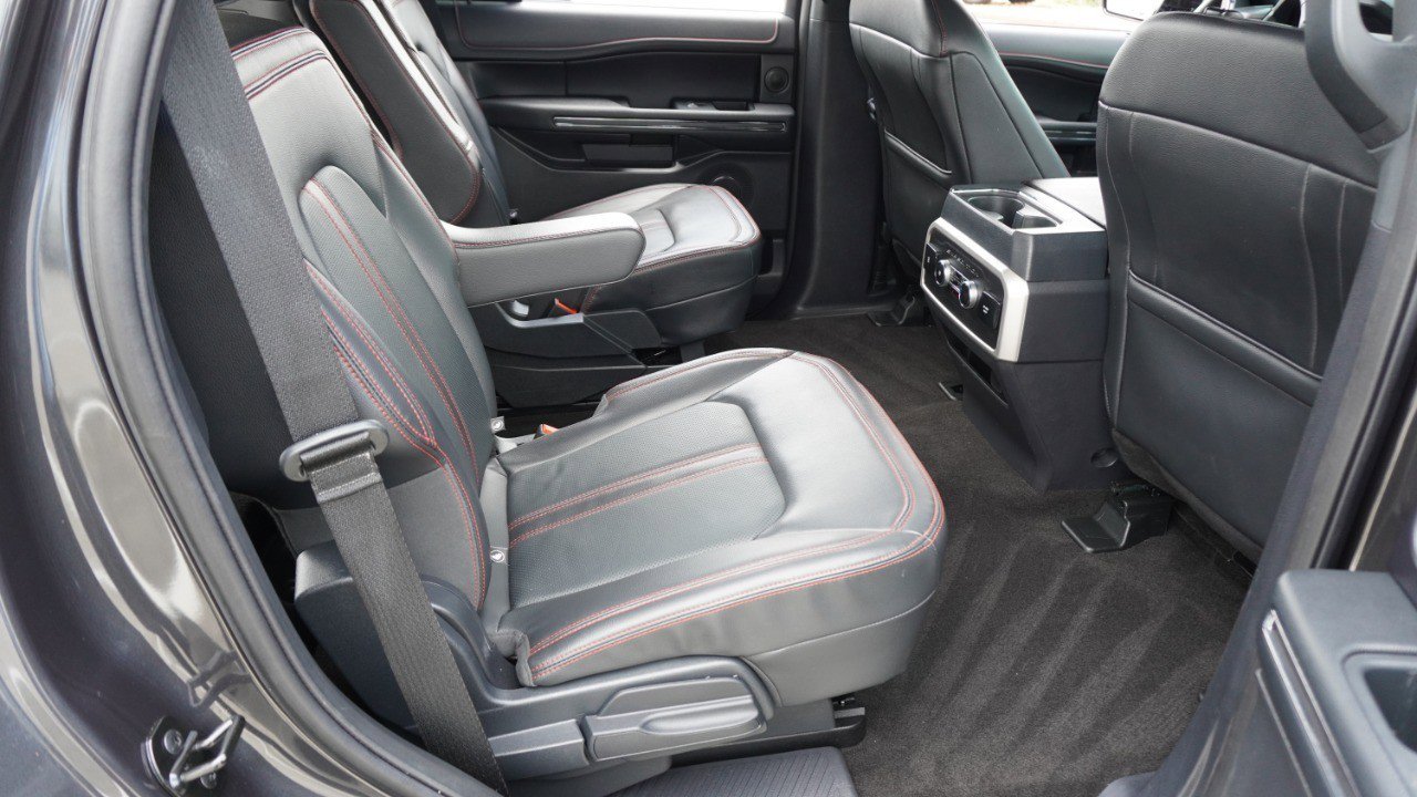 Used 2023 Ford Expedition Limited image 32