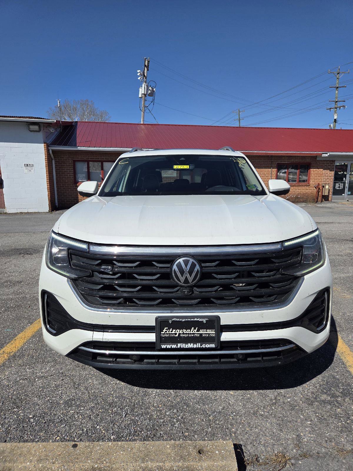 Used 2024 Volkswagen Atlas SEL Premium R-Line image 12