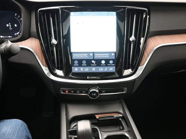 Used 2023 Volvo S60 B5 Plus w/ Climate Package image 13