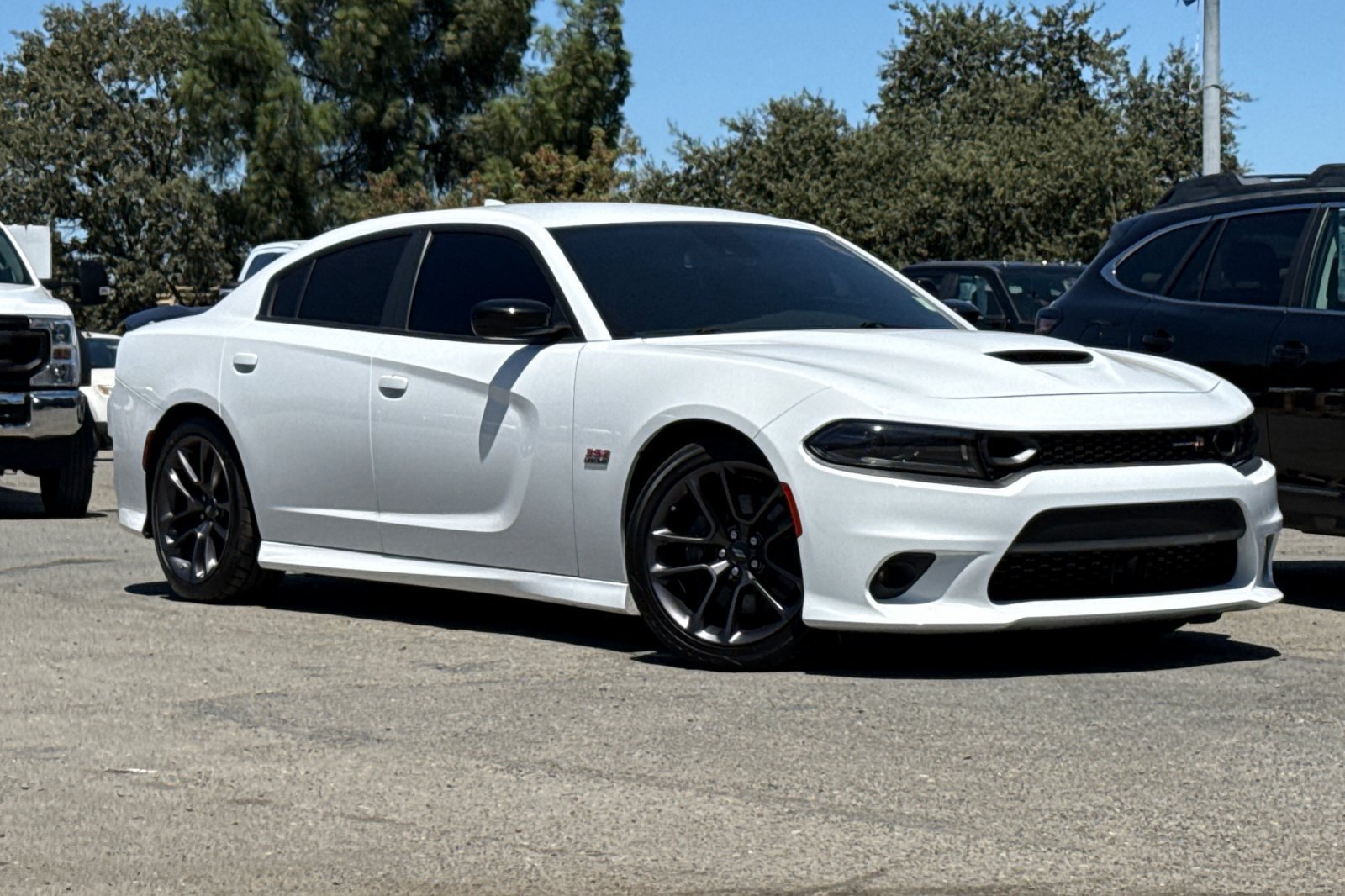 Used 2023 Dodge Charger Scat Pack w/ Navigation & Travel Group RWD image 2
