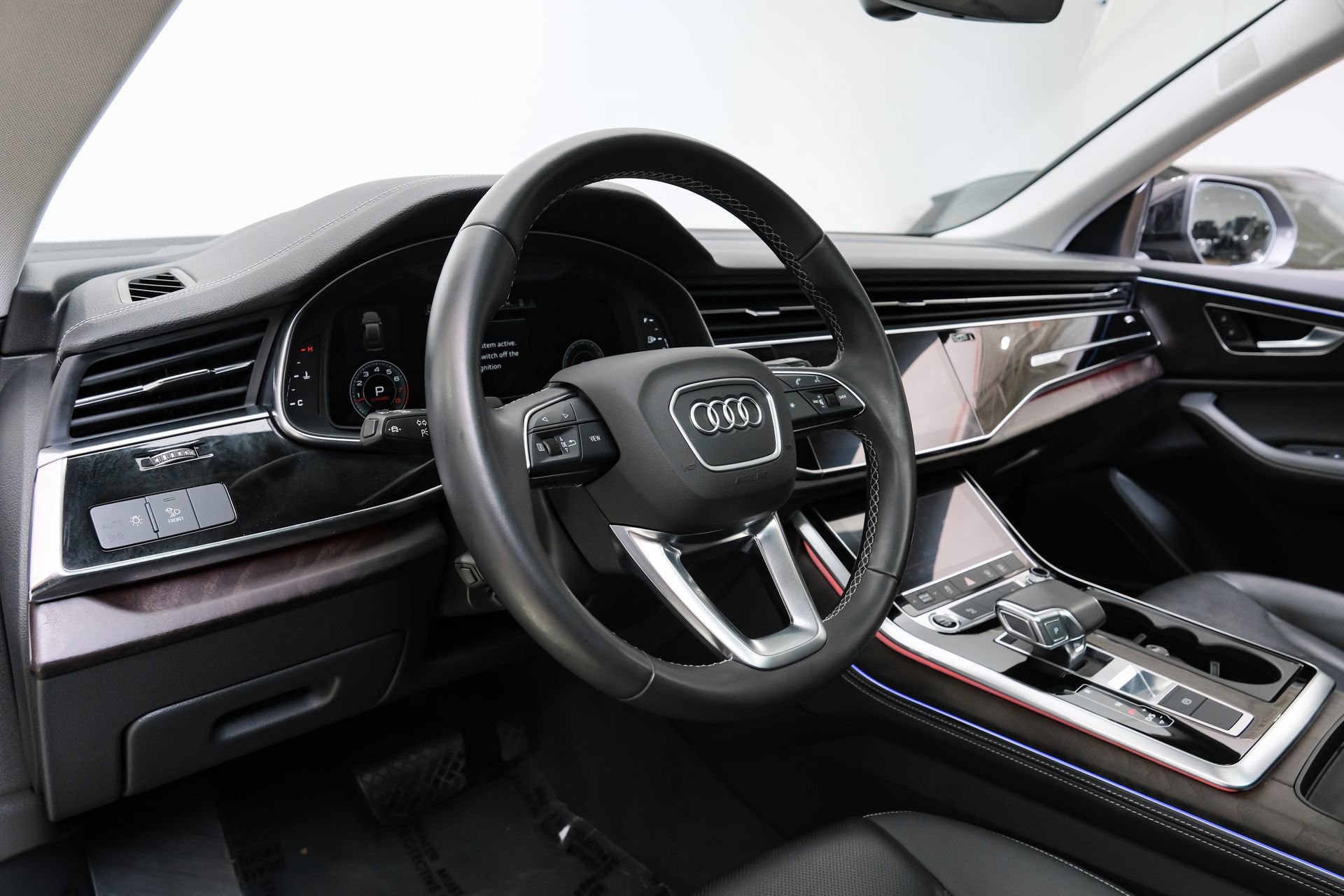 Used 2023 Audi Q8 Premium Plus w/ Premium Plus Package image 3