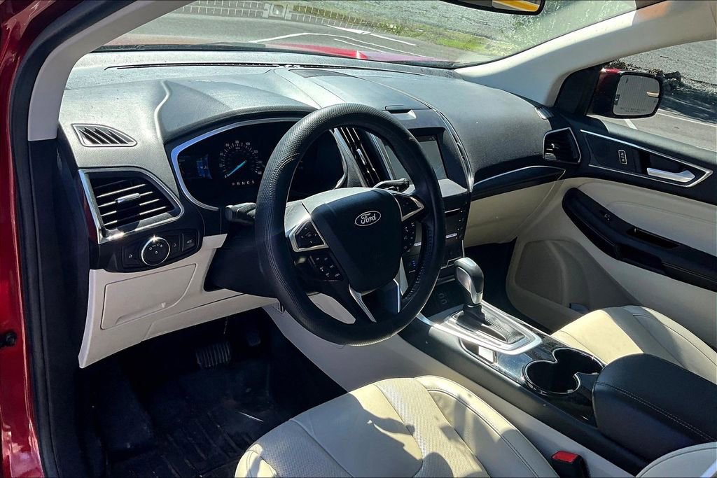 Used 2018 Ford Edge Titanium w/ Equipment Group 301A image 10