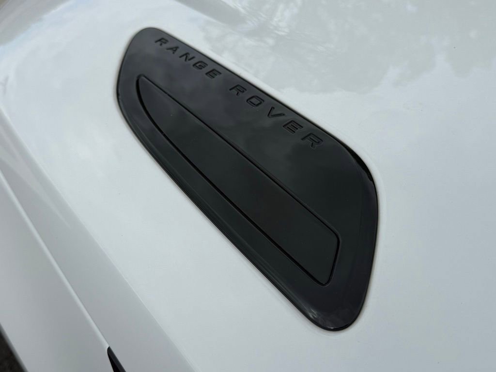 Used 2024 Land Rover Range Rover Velar Dynamic SE AWD/4WD image 15