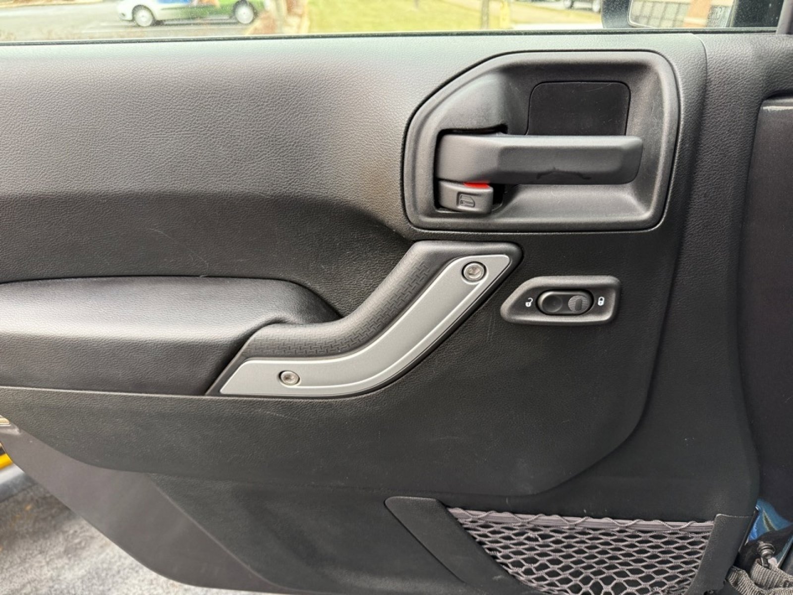 Used 2018 Jeep Wrangler Unlimited Sahara w/ Connectivity Group image 35