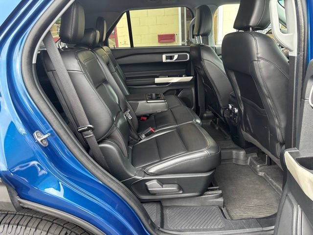 Used 2021 Ford Explorer XLT w/ Equipment Group 202A AWD/4WD image 19