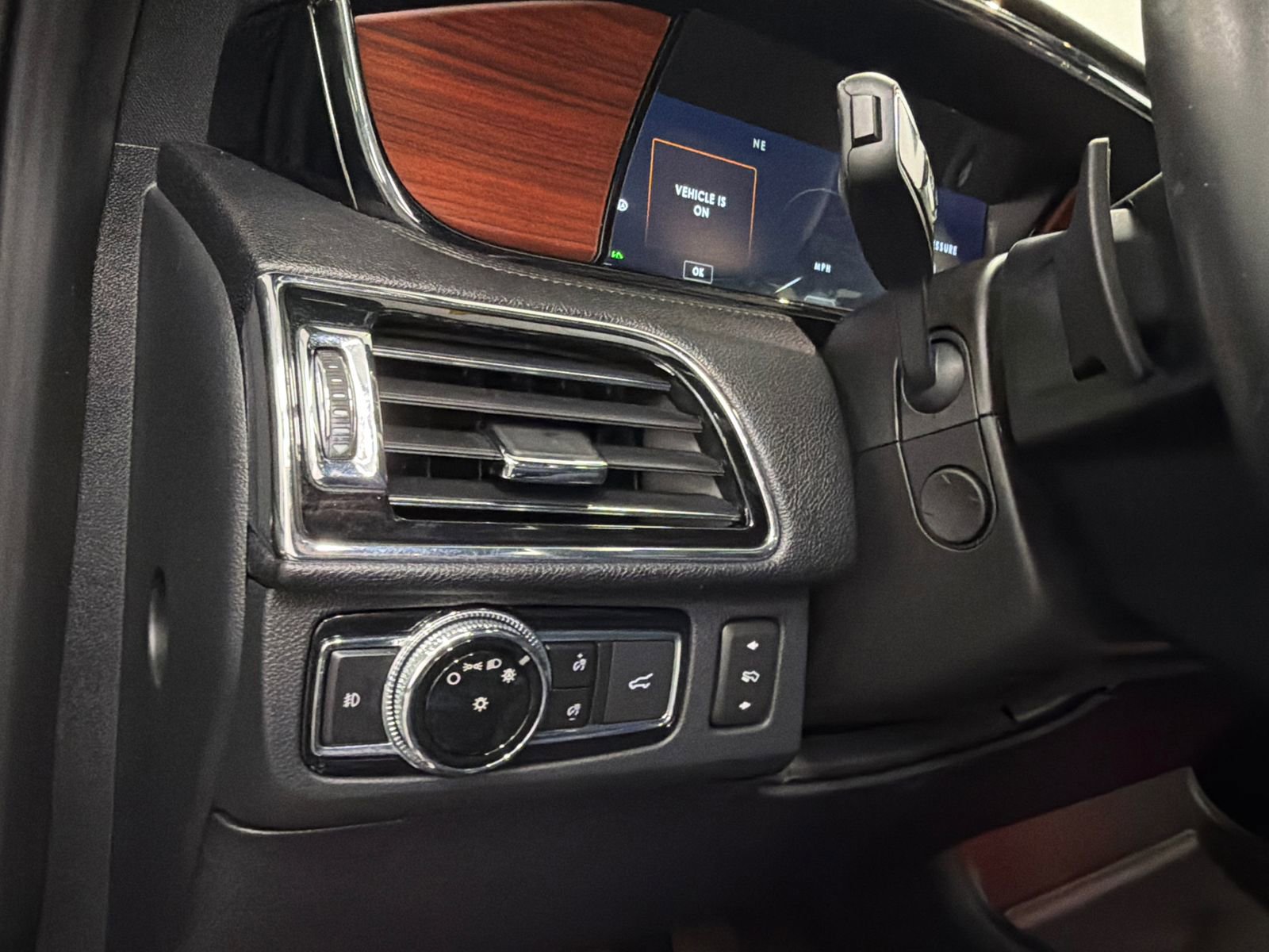 Used 2020 Lincoln Navigator Reserve w/ Luxury Package image 38