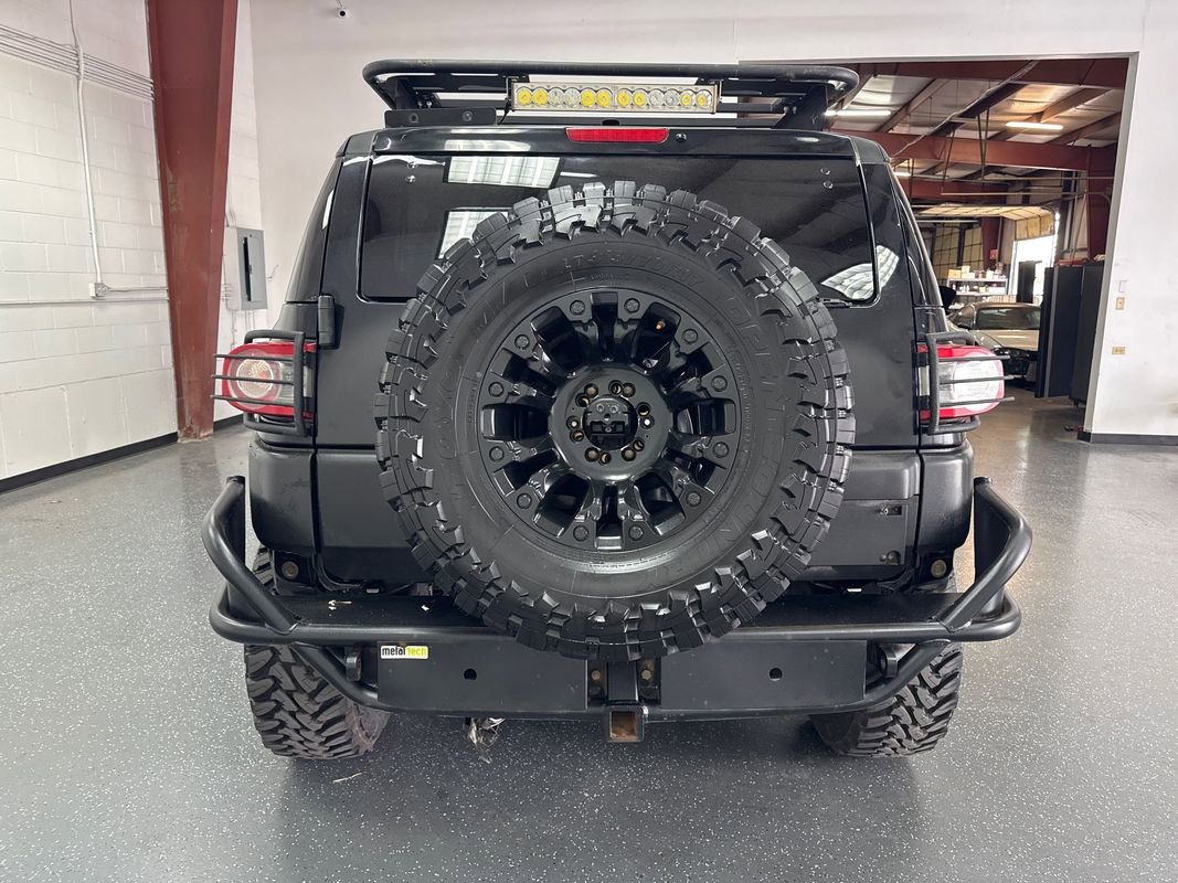 Used 2014 Toyota FJ Cruiser 4WD w/ Upgrade Package image 5