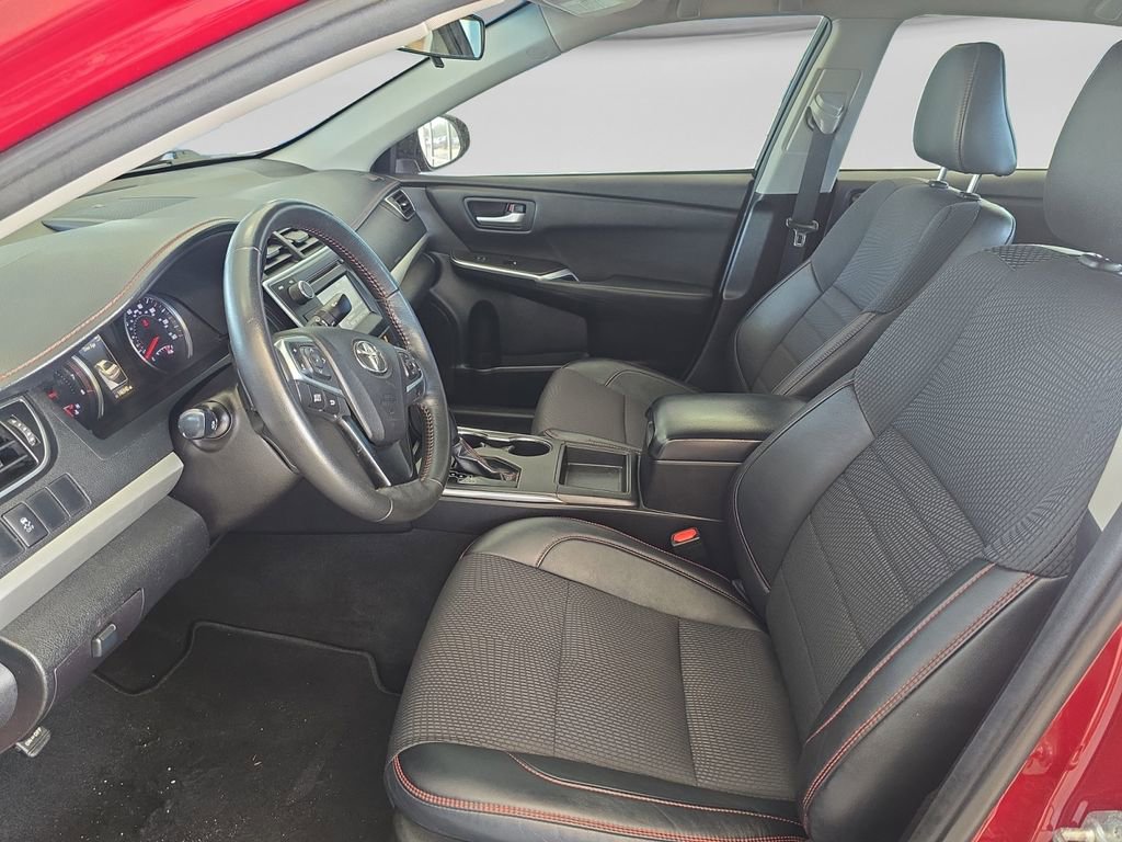 Used 2016 Toyota Camry SE image 10