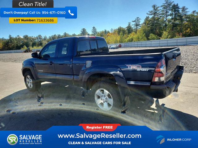 Used 2012 Toyota Tacoma 4x4 Access Cab V6 w/ TRD Sport Pkg image 3