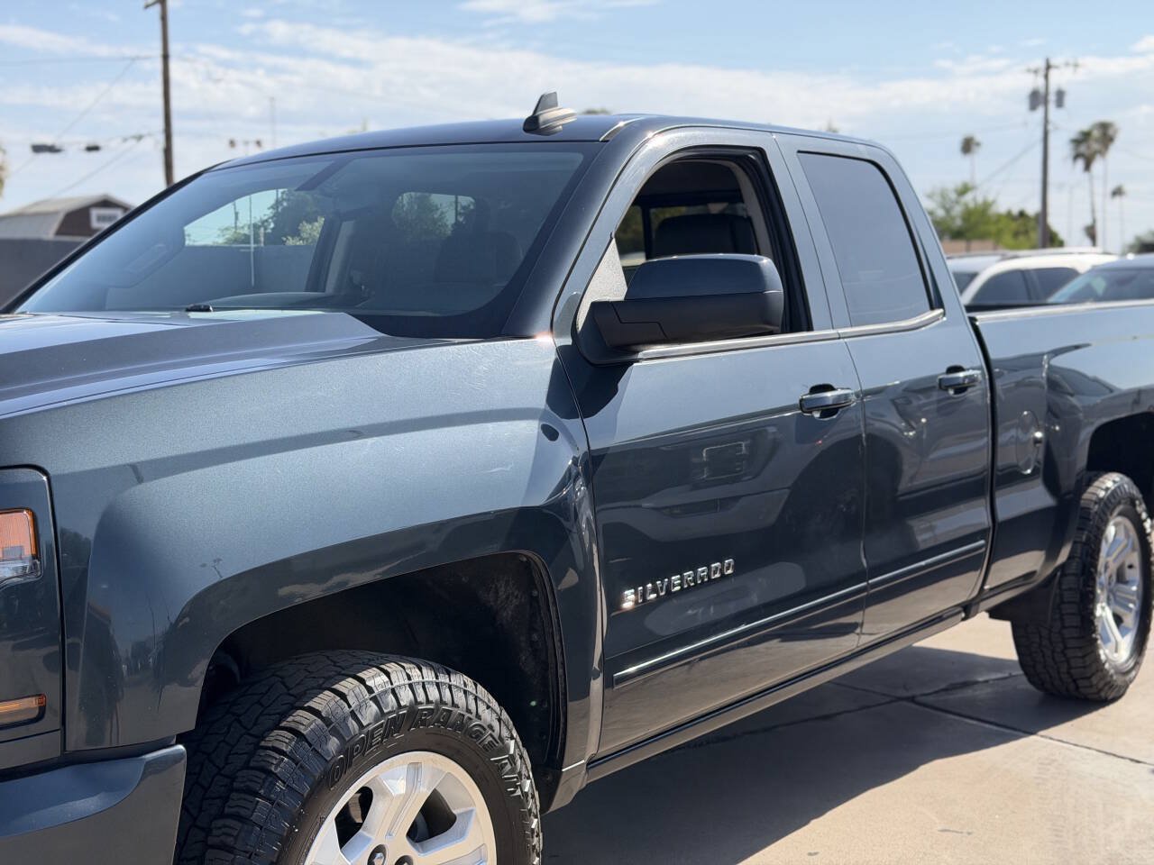 Used 2017 Chevrolet Silverado 1500 LT w/ All Star Edition AWD/4WD image 5