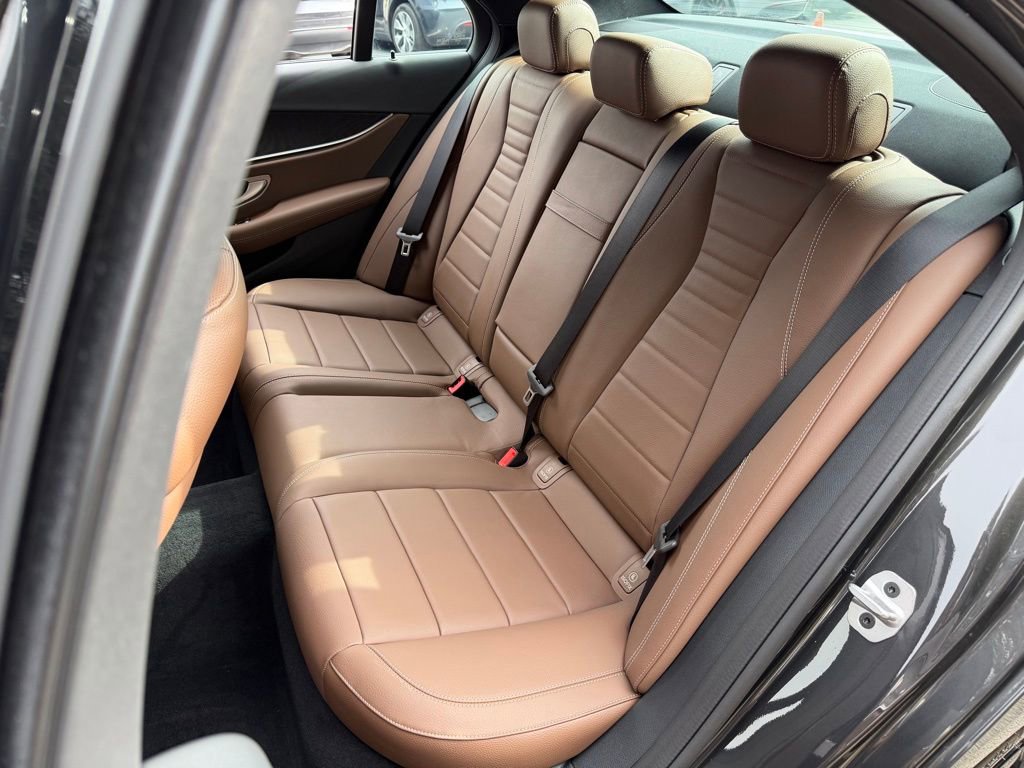 Used 2023 Mercedes-Benz E 450 4MATIC Sedan image 31