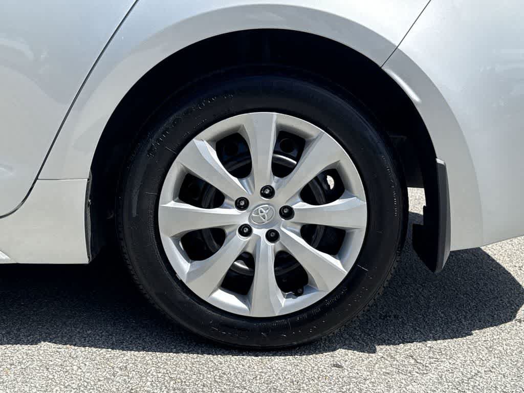 Used 2025 Toyota Corolla LE FWD image 11