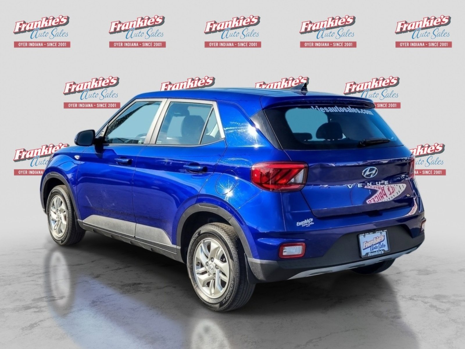 Used 2021 Hyundai Venue SE FWD image 3