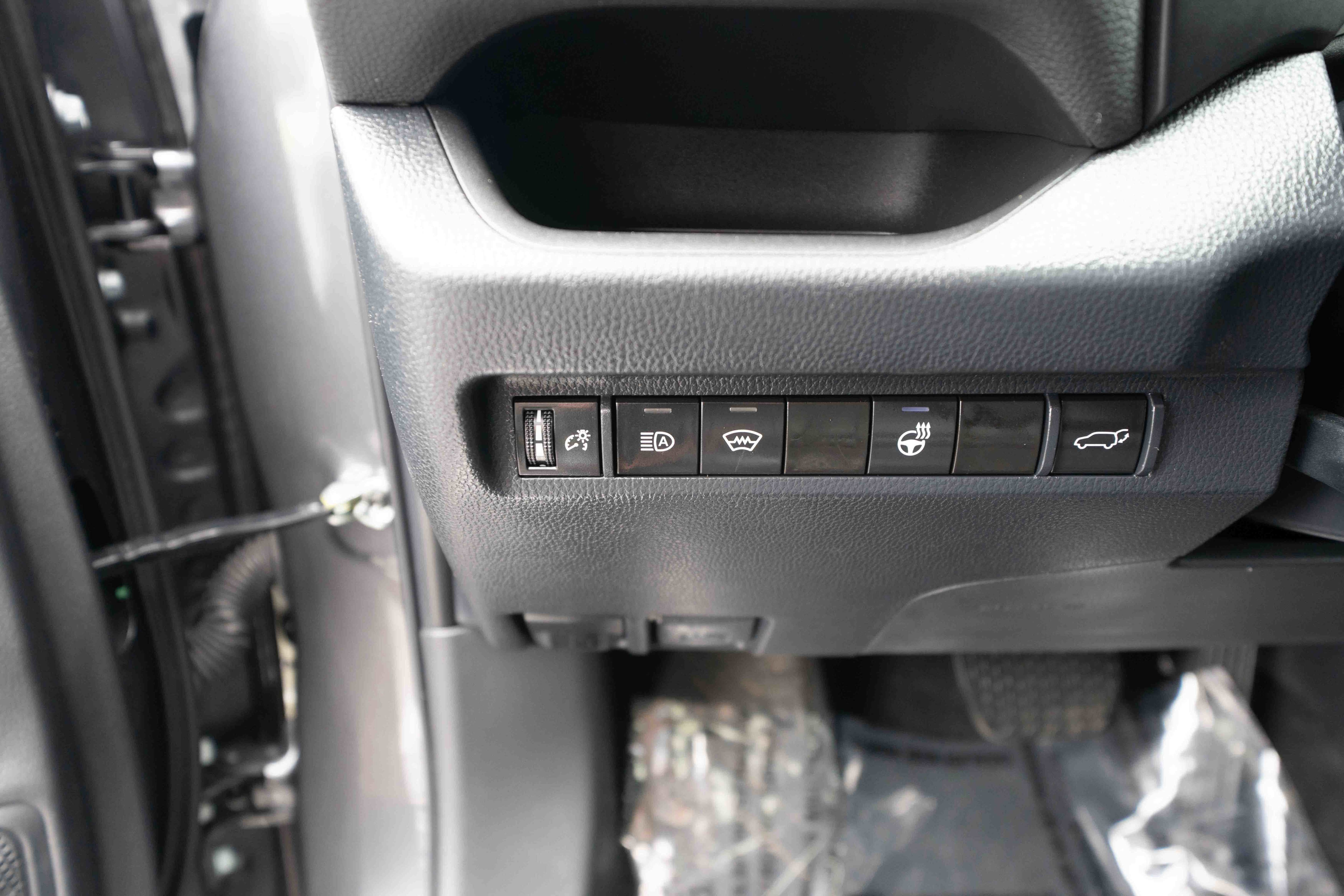 Used 2023 Toyota RAV4 XLE Premium AWD/4WD image 11