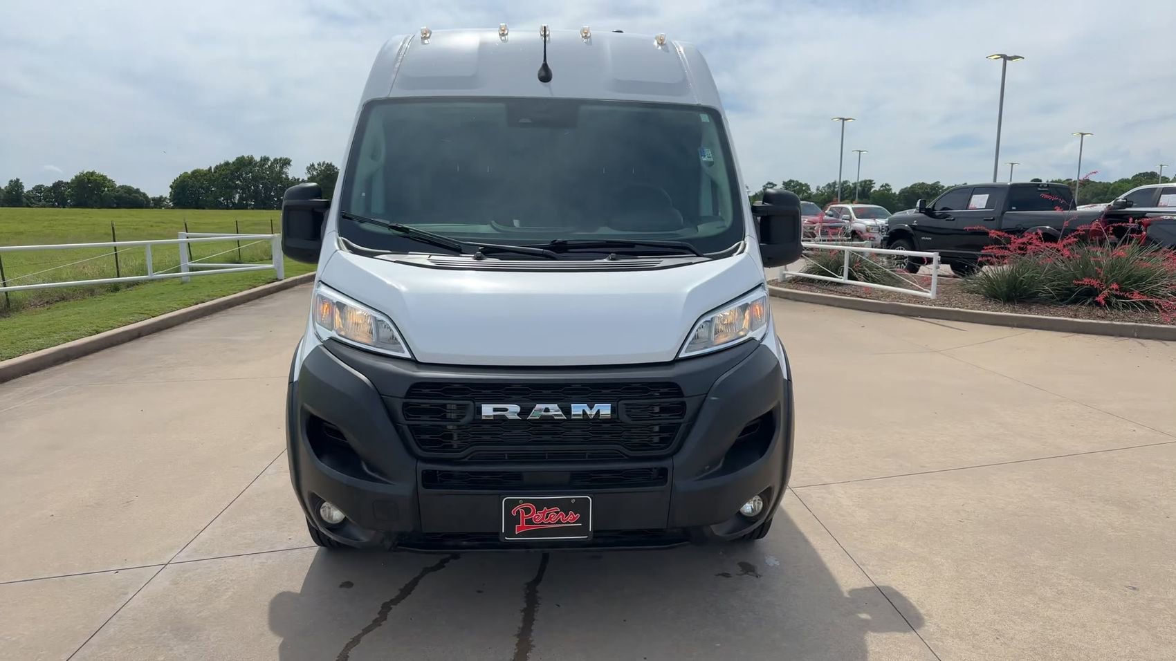 Used 2025 RAM ProMaster 2500 w/ Convenience Group FWD image 3