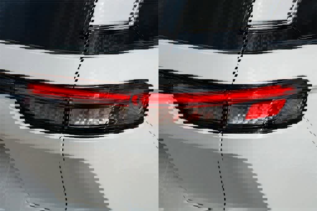 New 2025 Jeep Grand Cherokee Limited w/ Luxury Tech Group II image 10