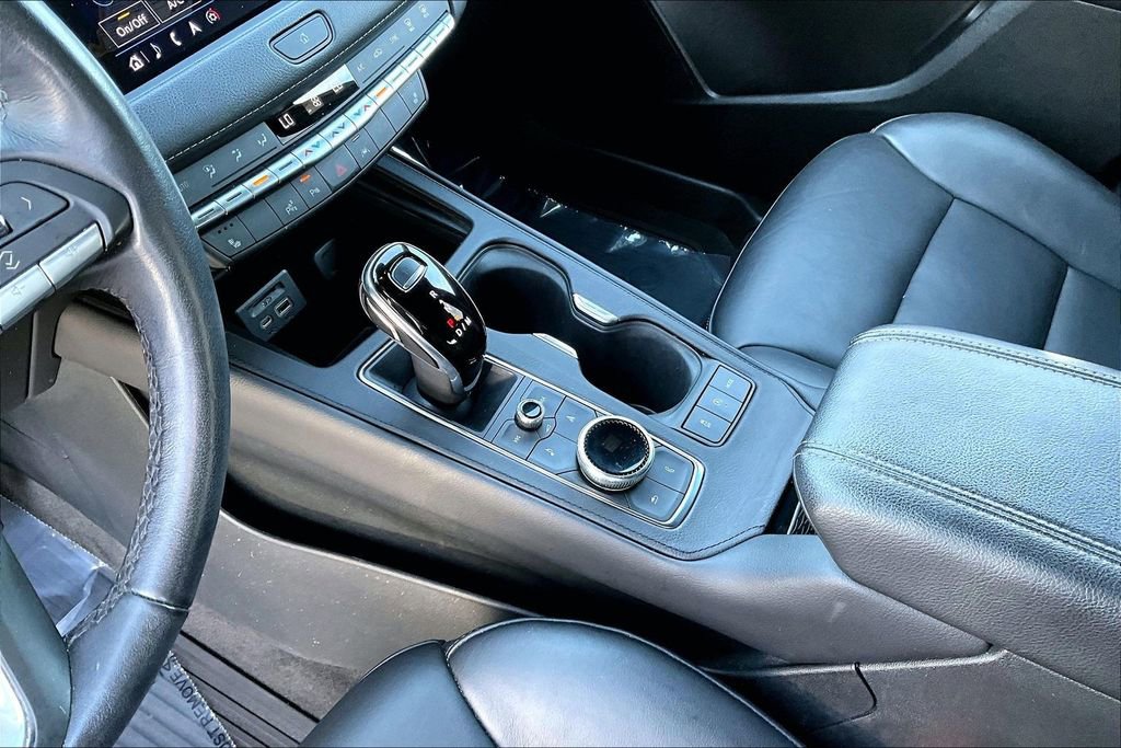 Used 2022 Cadillac XT4 Premium Luxury w/ Enhanced Visibility Package image 15