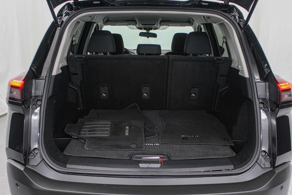 Used 2023 Nissan Rogue S AWD/4WD image 11