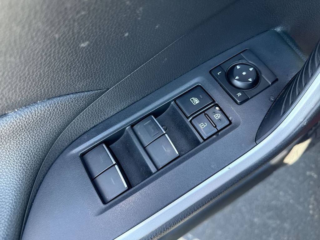 Used 2022 Toyota RAV4 XLE w/ Convenience Package image 13