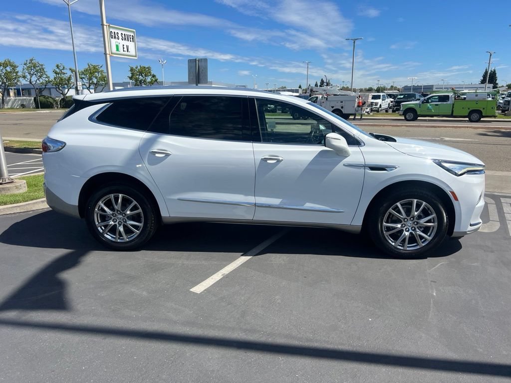 Used 2023 Buick Enclave Essence w/ Experience Buick Package FWD image 14