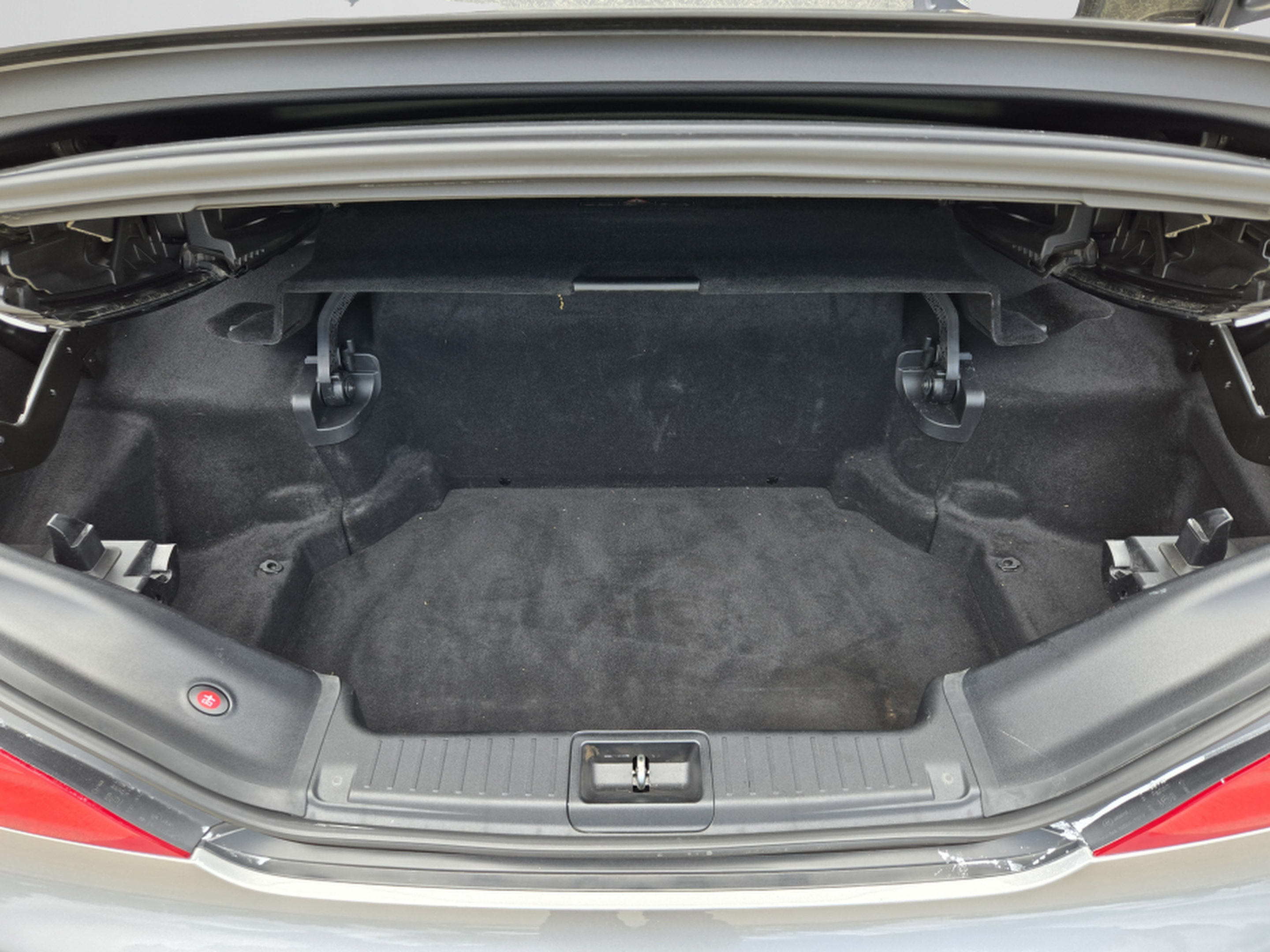 Used 2014 Mercedes-Benz SL 550 image 29