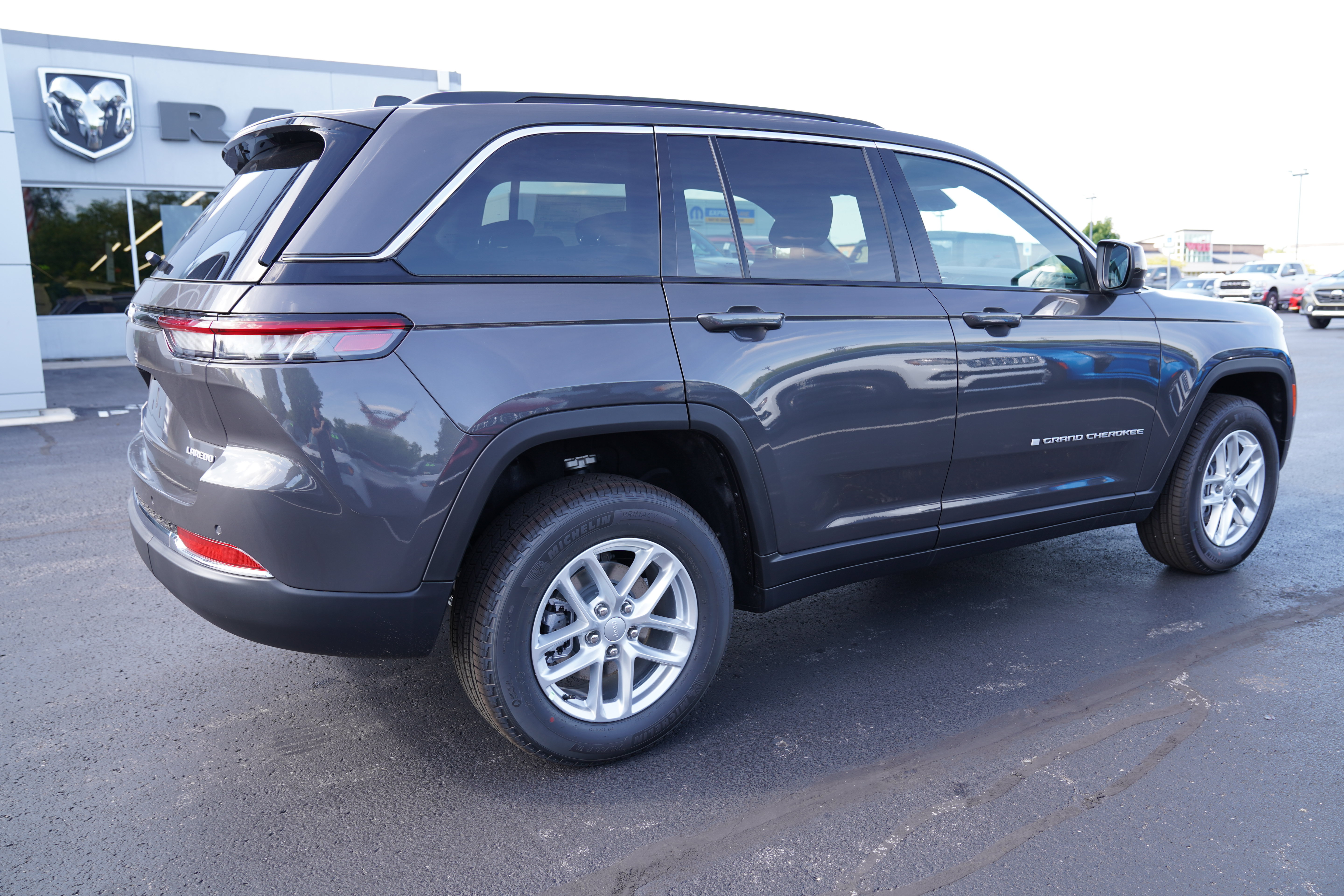 New 2026 Jeep Grand Cherokee Laredo X AWD/4WD image 3