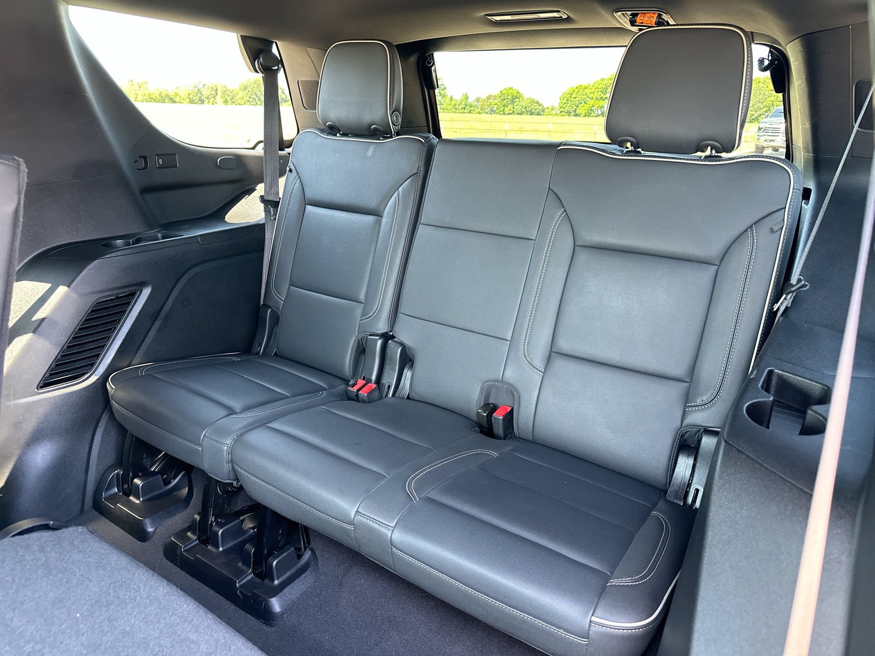 Used 2024 GMC Yukon SLT AWD/4WD image 23