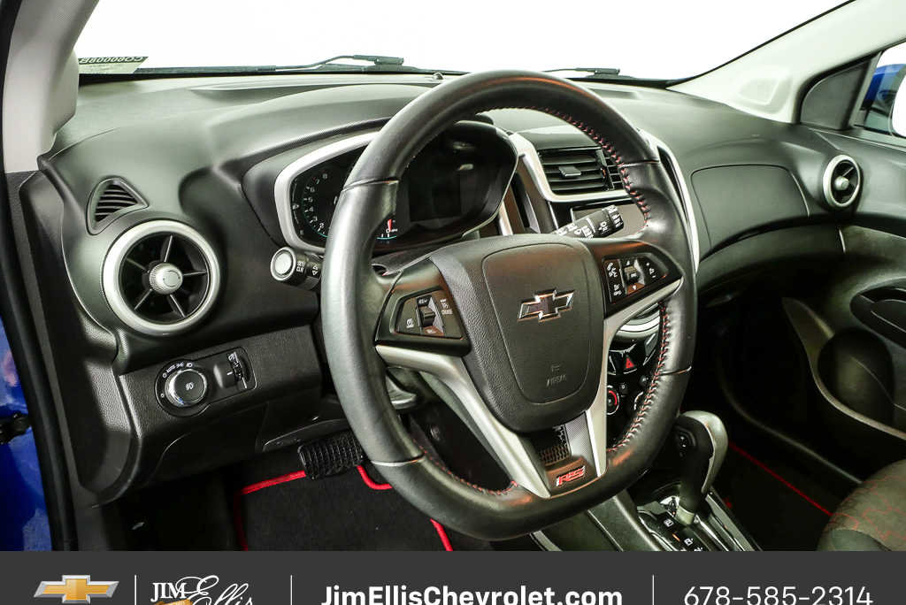 Used 2020 Chevrolet Sonic LT w/ Convenience Package FWD image 4