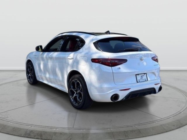 Used 2023 Alfa Romeo Stelvio Veloce AWD/4WD image 8