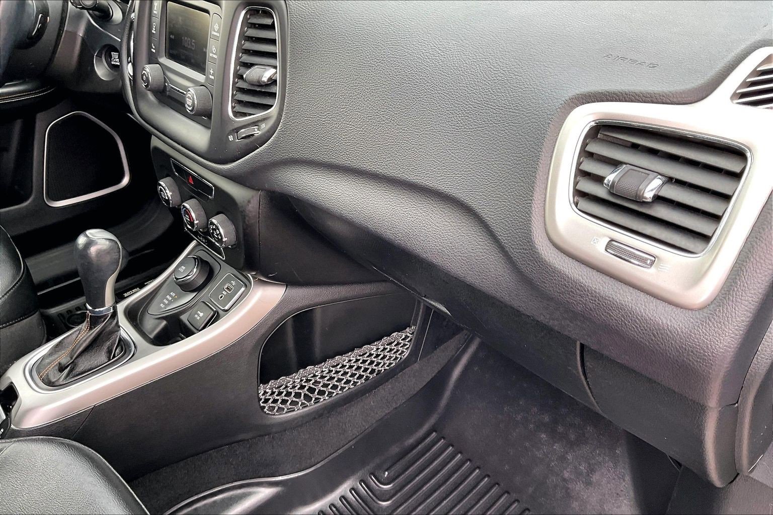 Used 2018 Jeep Compass Latitude image 19