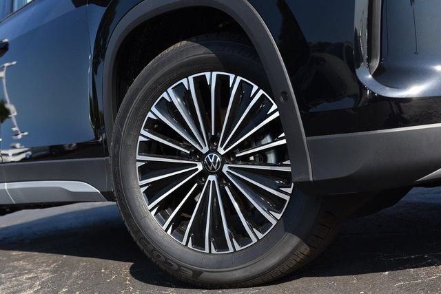 New 2026 Volkswagen Tiguan S FWD image 3