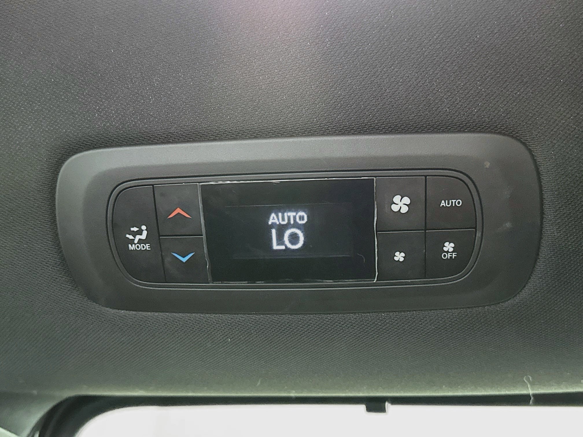 Used 2020 Chrysler Pacifica Touring-L FWD image 25