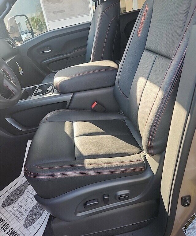 New 2023 Nissan Titan PRO-4X w/ Pro-4x Convenience Package AWD/4WD image 9
