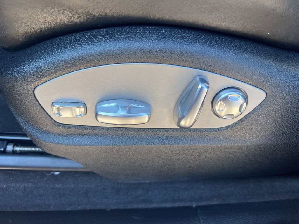 Used 2022 Porsche Macan Base image 50