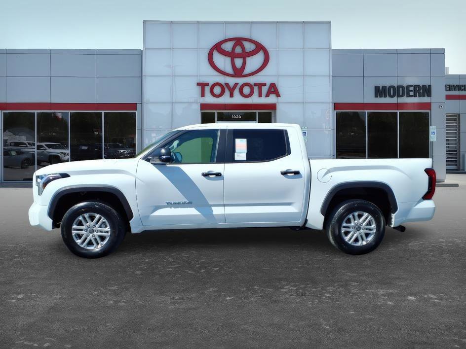 Used 2024 Toyota Tundra SR5 w/ SR5 Convenience Package RWD image 2