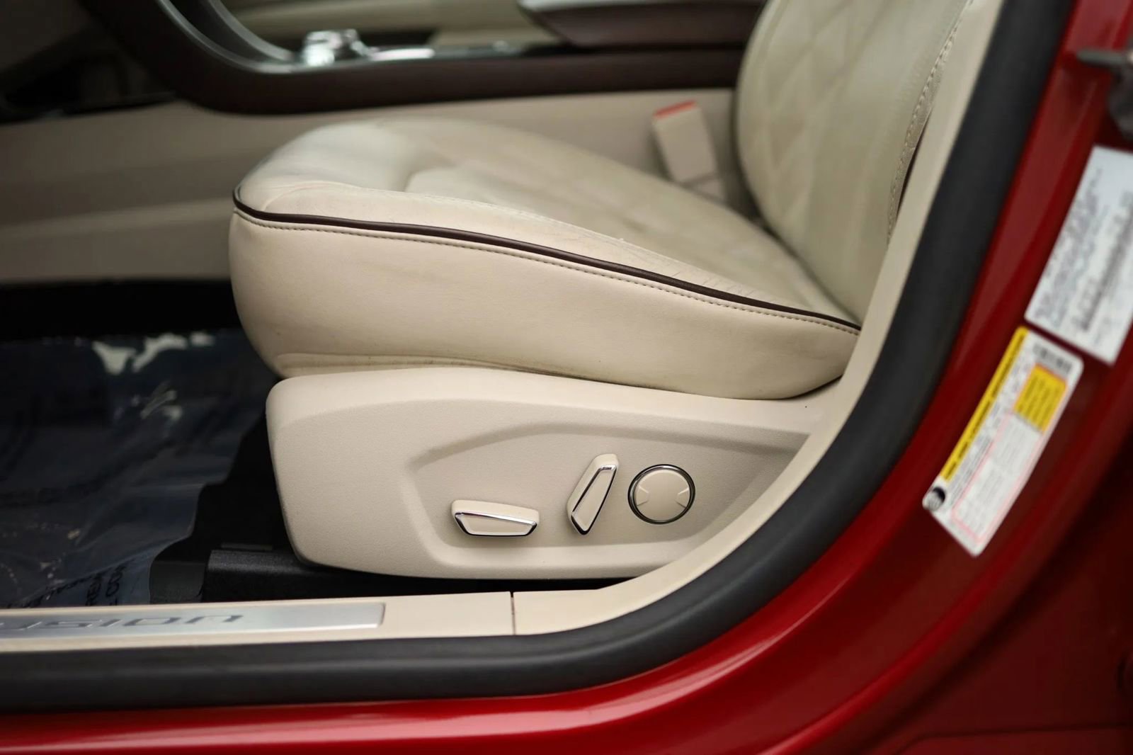 Used 2017 Ford Fusion Platinum image 12