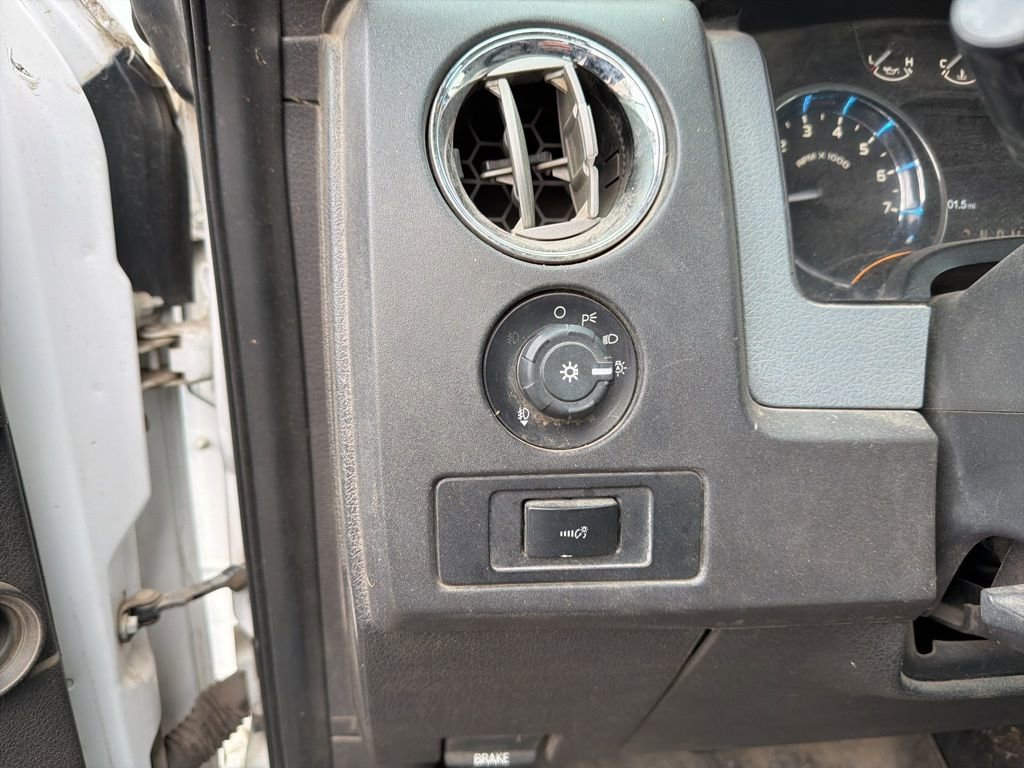 Used 2011 Ford F150 XLT w/ XLT Chrome Pkg image 16