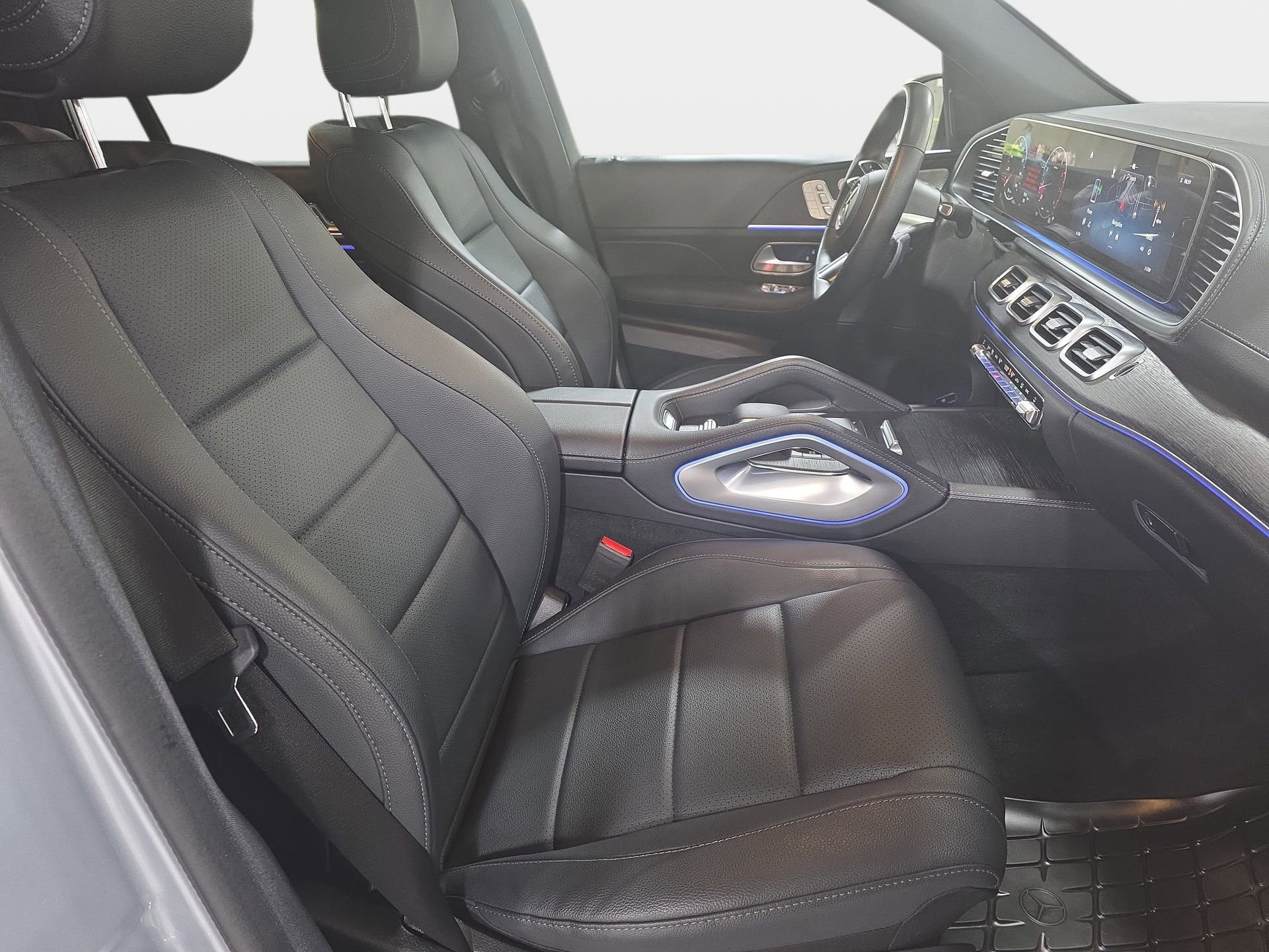 Certified 2025 Mercedes-Benz GLS 450 4MATIC image 10