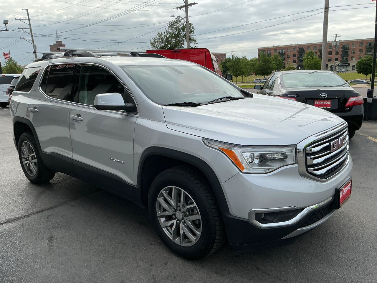 Used 2019 GMC Acadia SLE w/ LPO, Floor Liner Package FWD image 3