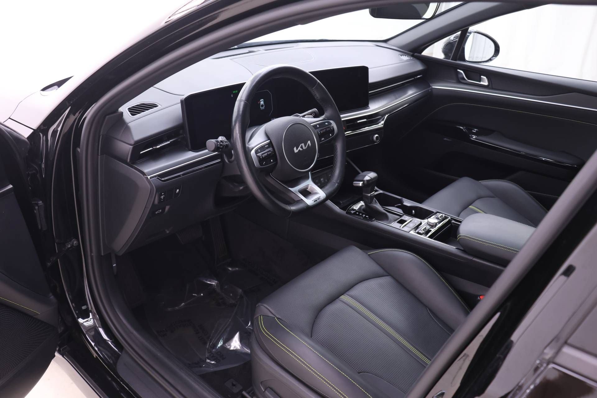 Used 2025 Kia K5 GT w/ GT1 Package FWD image 3