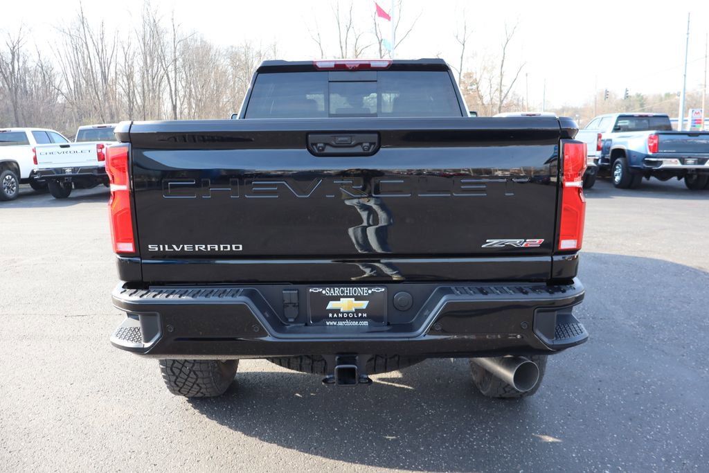 Used 2025 Chevrolet Silverado 2500 ZR2 w/ Technology Package image 32