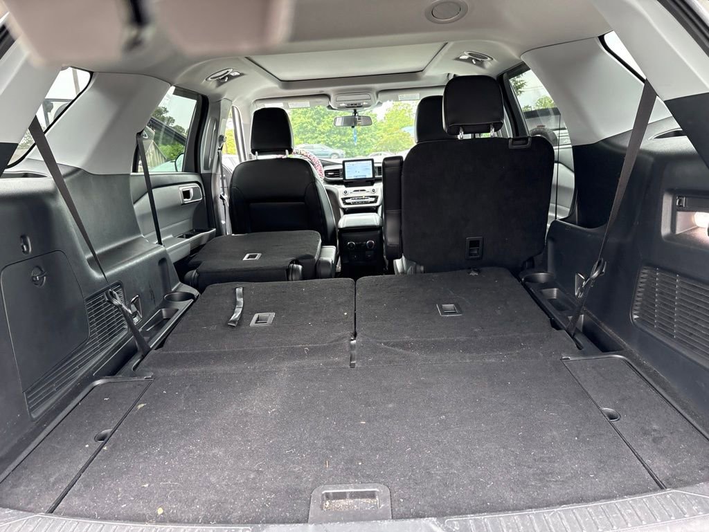 Used 2022 Ford Explorer XLT w/ Equipment Group 202A AWD/4WD image 30